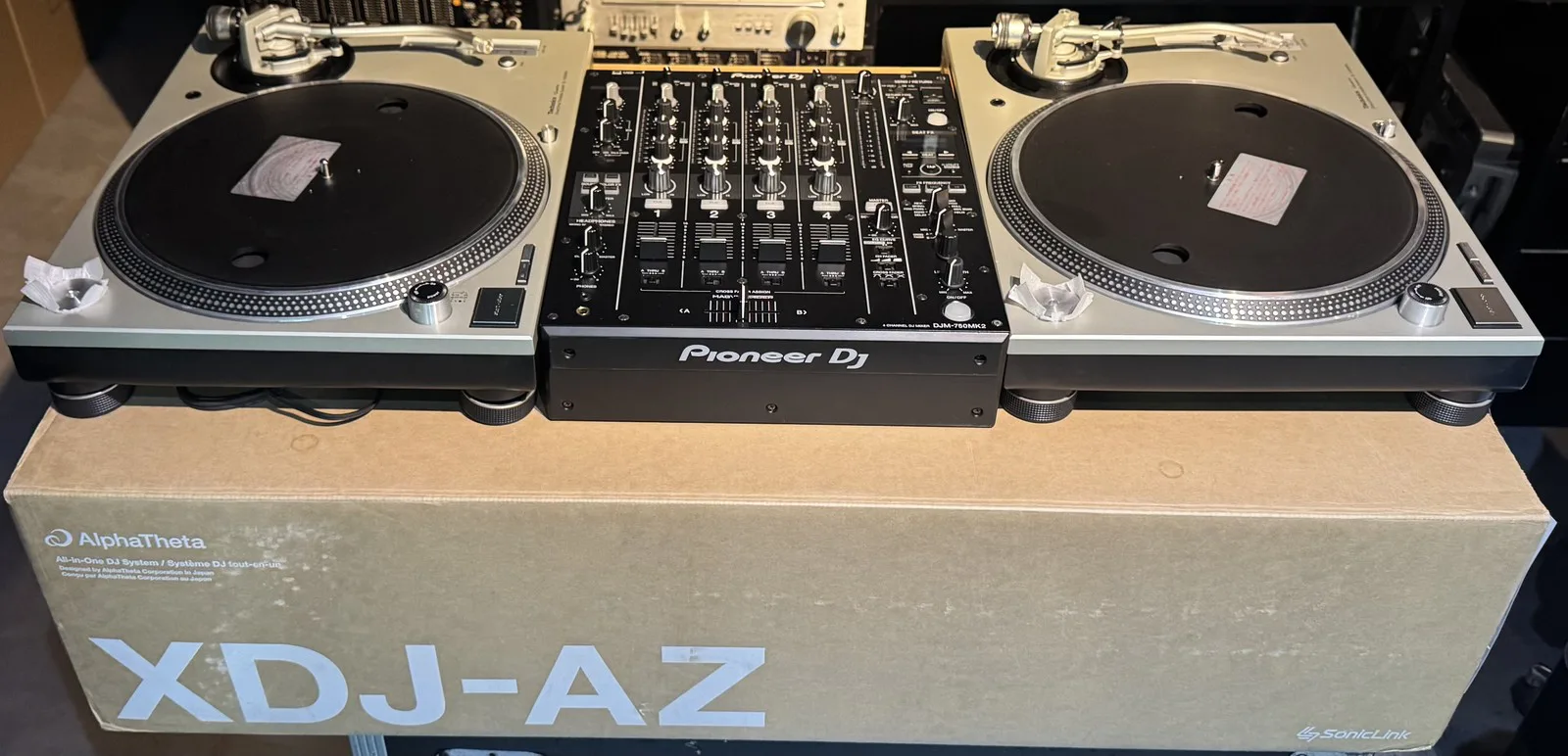 Prêmios da rifa Doe Dance: toca-discos Technics, mixer Pioneer DJM-750MK2 e a XDJ-AZ nova